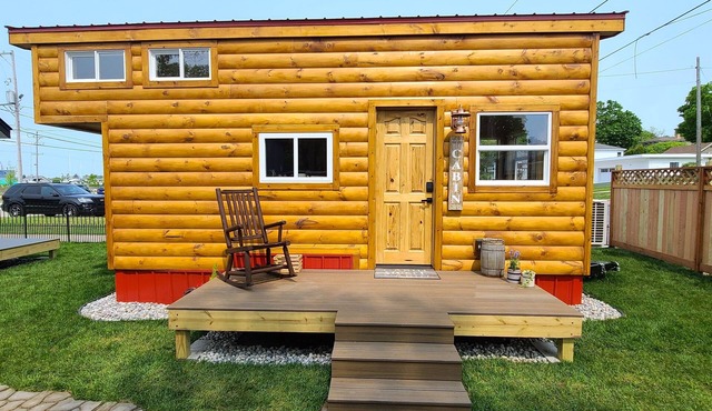 Log Cabin - Tiny Digs Lakeshore
