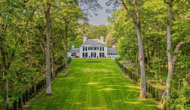 Long Island’s most unique stay! Beautiful home on The Gold Coast.