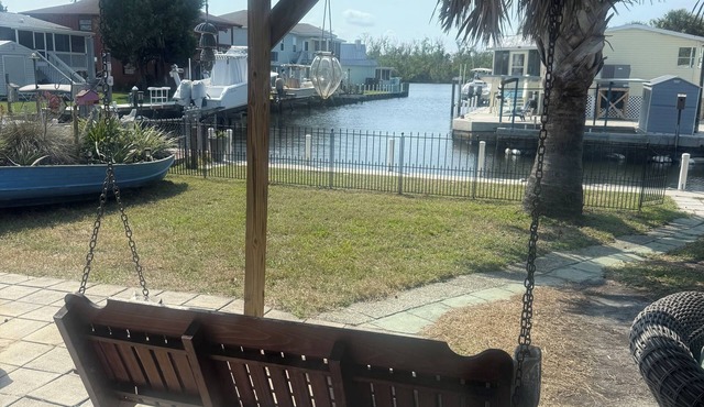 Lovely 4-bedroom Waterfront House in Homosassa