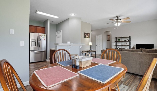 Lowcountry Escape near Savannah | Spacious Backyard & Comforts of Home
