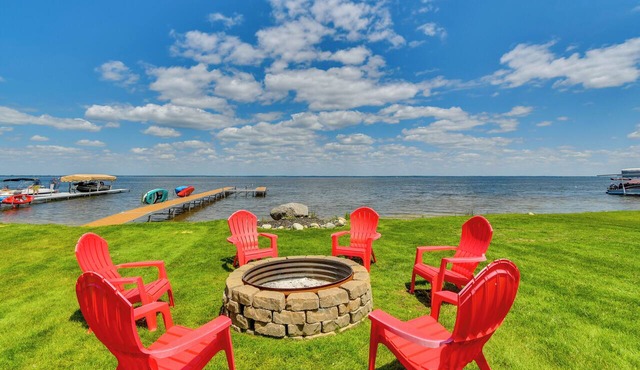 Luxe Hideaway on Houghton Lake: Families Welcome!