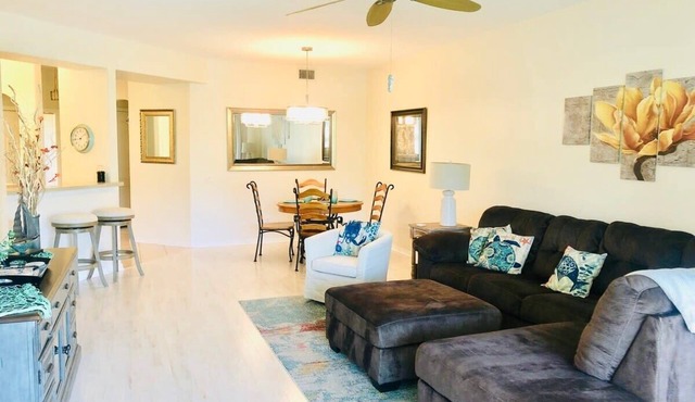 Luxurious Country Club Lifestyle in Sunny Naples