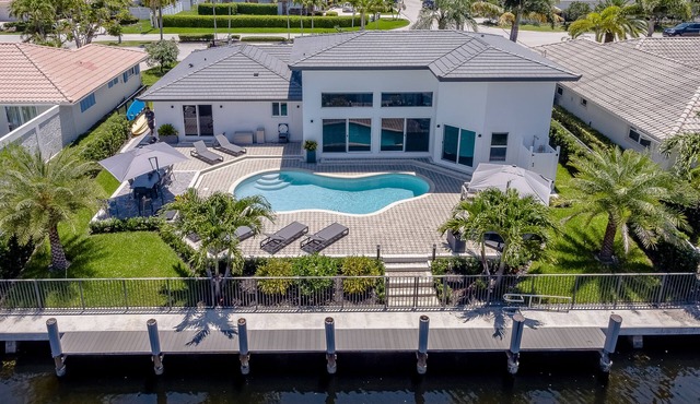Luxurious Living on the Intercoastal