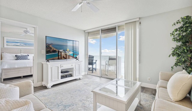 Luxurious Oceanfront Paradise | Monthly Stay Panoramic Views Heated Pool & Hot Tub 🍹