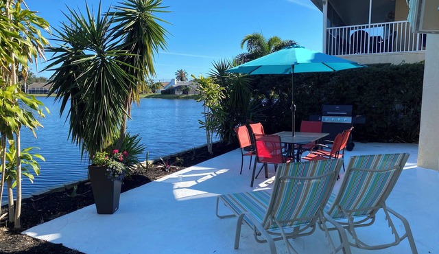 Luxurious Villa near Naples close to the beach with spectacular lakefront view.