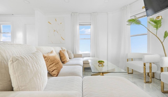 Luxury 5BR 2BA Spacious Home NYC Free Parking + Office