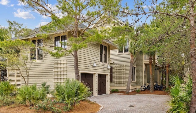 Luxury Beach Getaway with Carriage Near Pool, Boardwalk and Beach Access