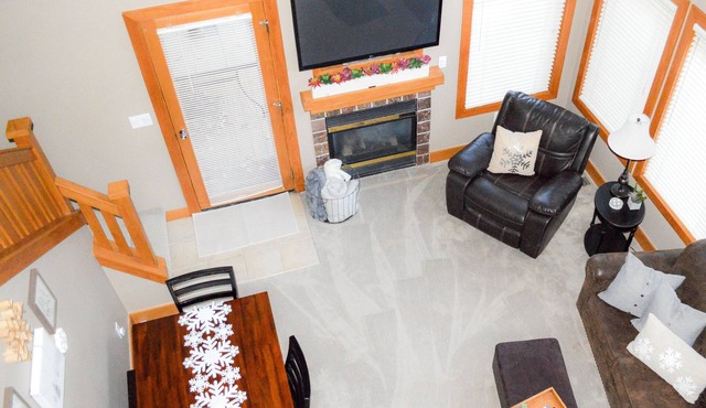 Luxury Boyne Mountain Ski-In/Ski-Out Condo 5BR/4BA Golf, Waterpark & Resort