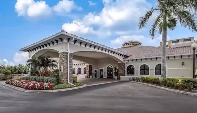 Luxury condo on Heritage Bay