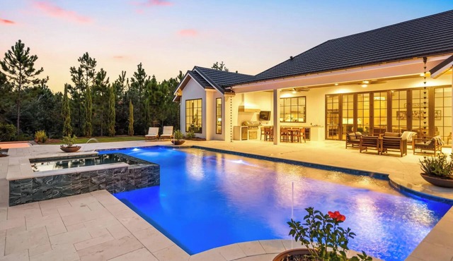 Luxury Estate - Waterfront - Private Pool & Bay Dock