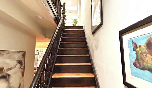 Luxury Extended Stays. King Beds. 3 Bedrooms. Manhattan 20 Mins. 5 Subway Lines