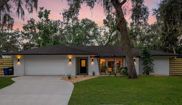 Luxury Oasis Home 3BR 2Bath with Heated Pool