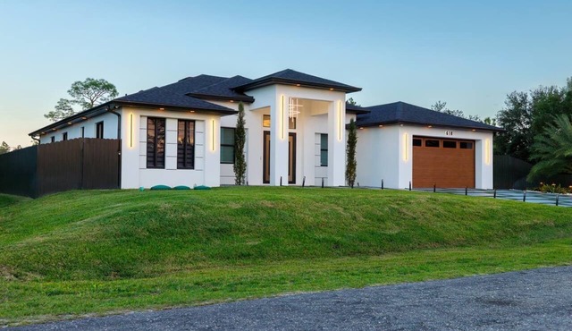 Luxury Pool Home, Outdoor Kitchen, Fire Pit, Ping Pong Table
