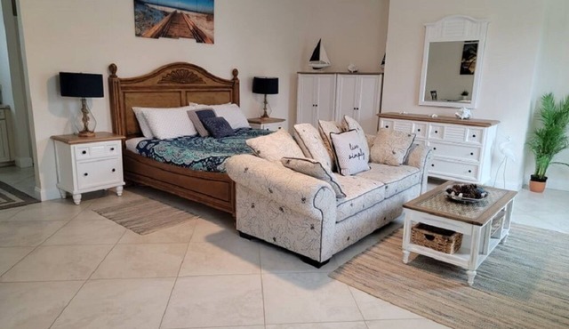 Luxury specious furnished cottage-King size bed