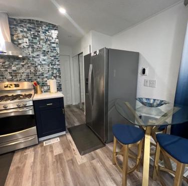 Luxury Tiny Cottage 5 miles from Disney