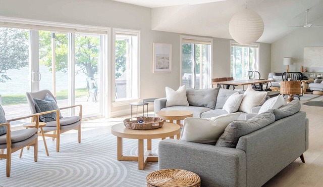 Luxury Waterfront Escape for 8 in PEC in Prince Edward