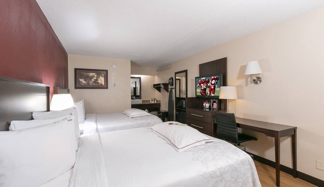Making The Best Memories Along The Way! Free Parking, Budget-friendly Property