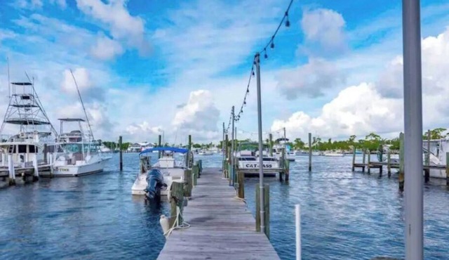 Manatee Pocket! 1 Bedroom, 1 Bath Unit To Yourself