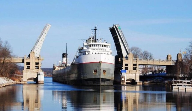 Manistee Inn & Marina