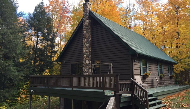 Maple Ridge Cabin – Private Forest Retreat Near Pictured Rocks Sleeps 12