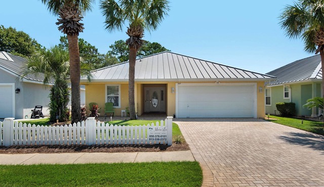 Mara Lee Gulf side 4BR home! FREE 2 Chairs & 1 umbrella service Weekly discount!