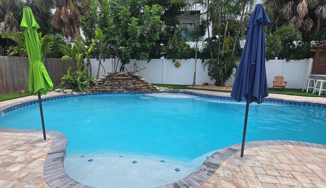 Marie's Oasis‐4 min walk to sandy white beaches!