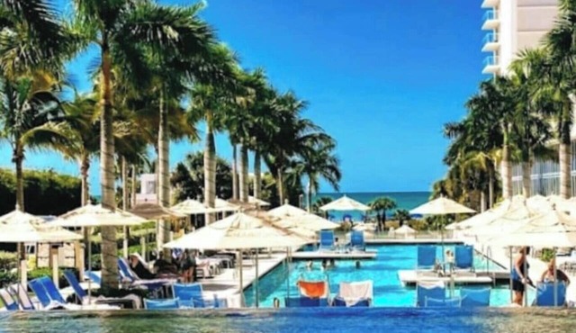 Marriott’s Crystal Shores, Marco Island, 2 bed, 2 bath - Poolside-Sleeps 8!