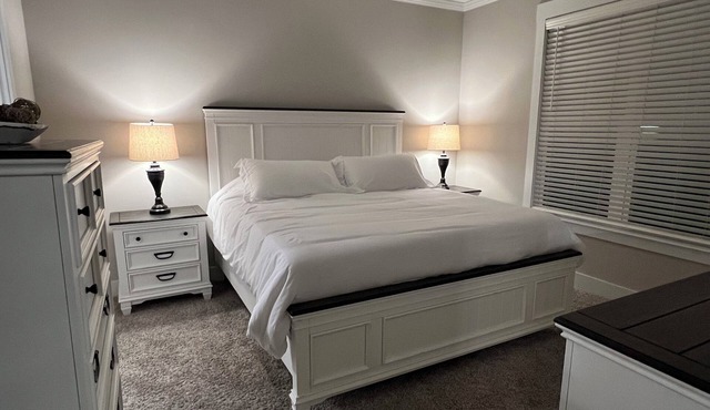 Masters Luxury Housing! Beautiful condo in North Augusta. 8 miles to tournament