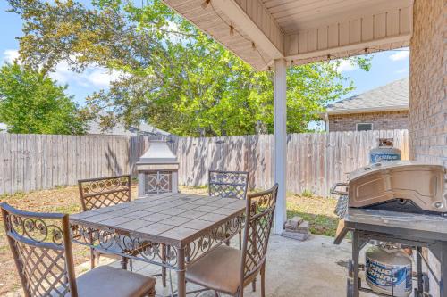 Military-Friendly Home Near Navarre Beach & Base!