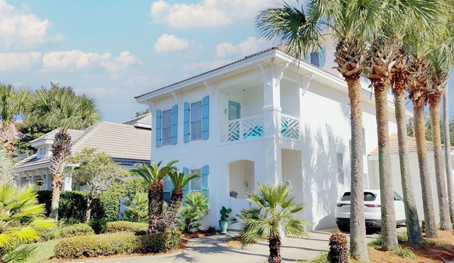 Million dollar villa · Beachfront neighborhood · Free cruise · Resort amenities