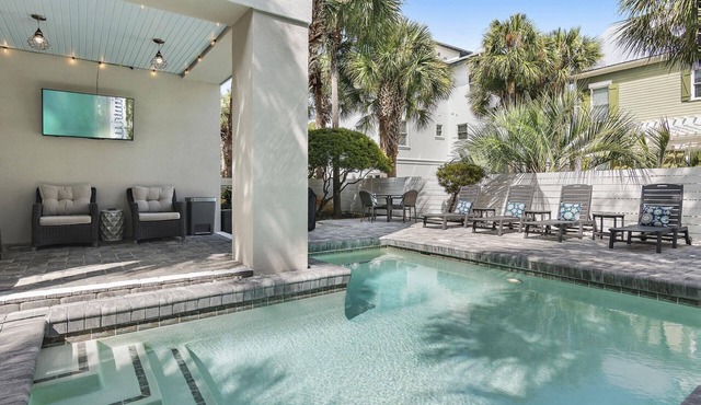 Miramar Beach Home with Pool, Spa, Bikes & Crow’s Nest Views