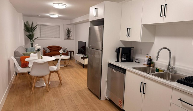 Modern 2-BR Hideaway Near Kenmount Road, 15mins to Downtown St John's in Mount Pearl