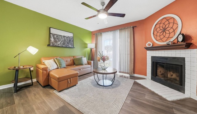 Modern 2BR/2BA Tampa Retreat: Comfort, Style & Ease for Corporate Stays