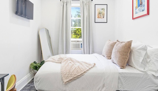 Modern 3BR Near NYC & MetLife - Sleeps 6 -Easy Transit