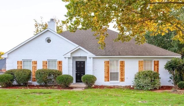 Modern 3BR Retreat | Fast WiFi Included