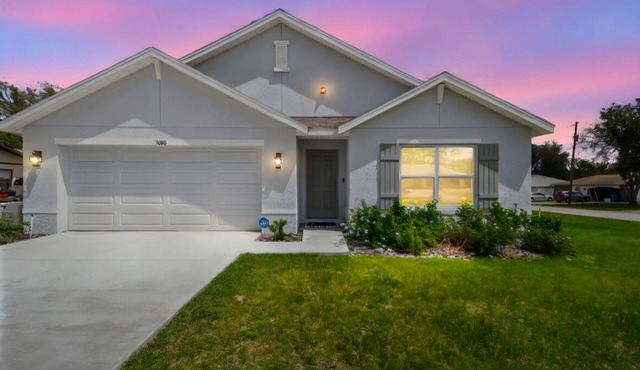 Modern 4BR Home Entire House Free Coffee & WiFi