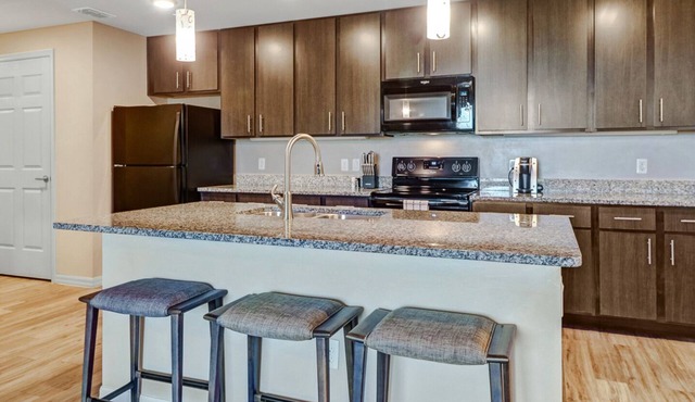 Modern Apartment in Prime Location (ID8403X48)