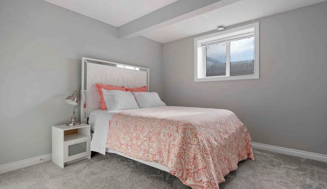 Modern & Spacious basement apartment in chestamere – Perfect Family Getaway in Calgary