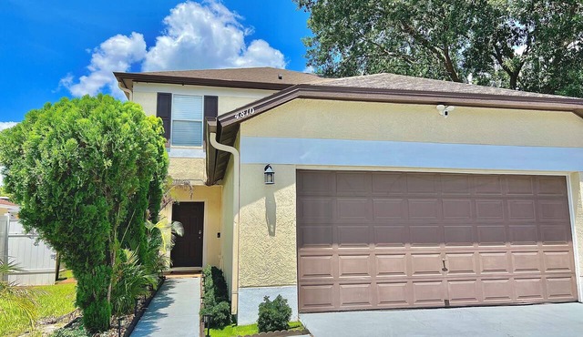 Modern & Spacious Tampa Home 3bed 2bath + backyard Lanai. Great location!