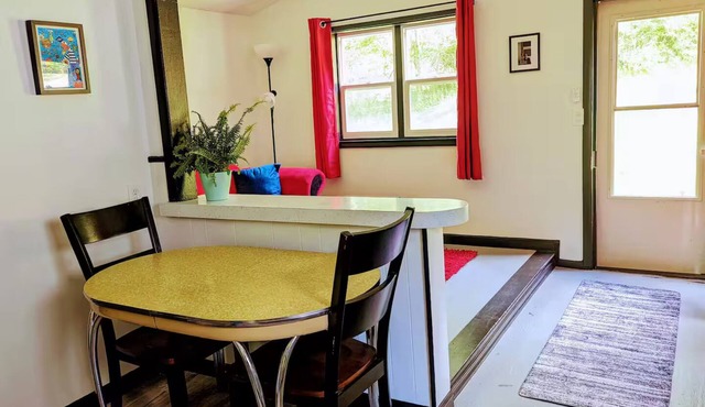 Mondrian Manor - Cottage in the lower Catskills near Ellenville and Wurtsboro