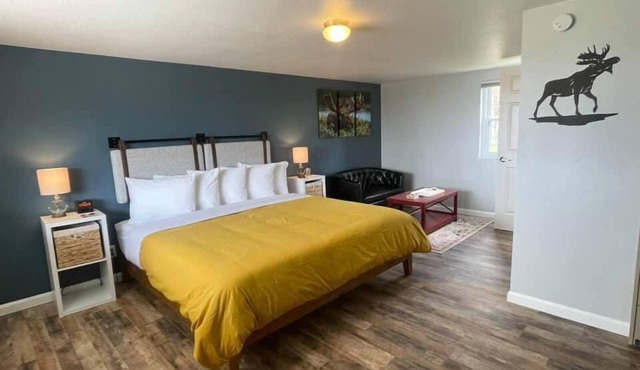 Moose Resort in Cooks