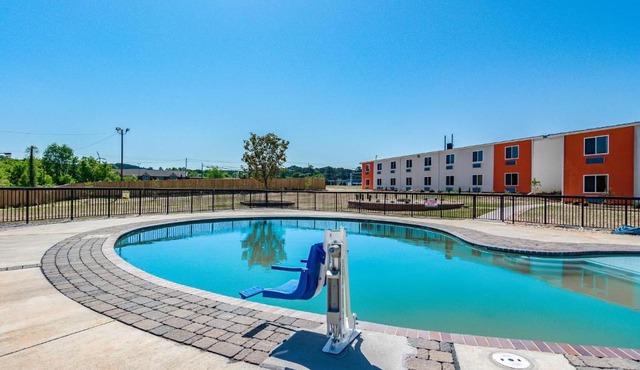 Motel 6-White, GA - Cartersville