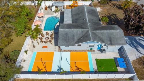New! Bradenton, Pool, Pickleball, Game Room, Minigolf, Firepit