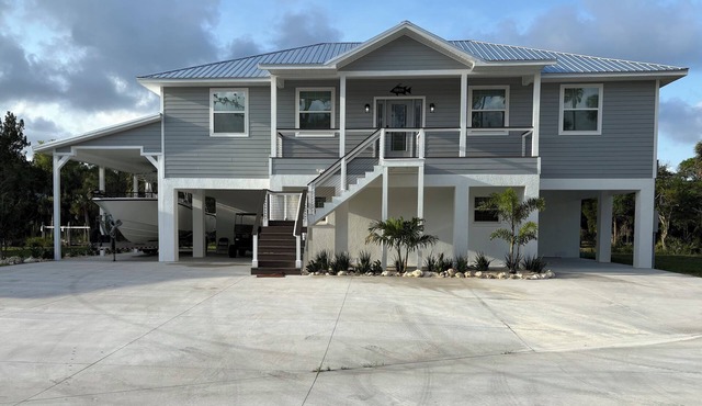 New Canal Home in Crystal River, FL
