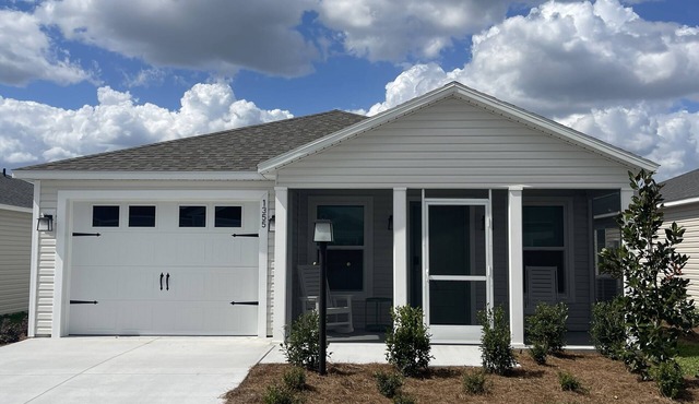 New in The Villages. Front screened porch. 2-king beds. Eastport. Dog friendly.
