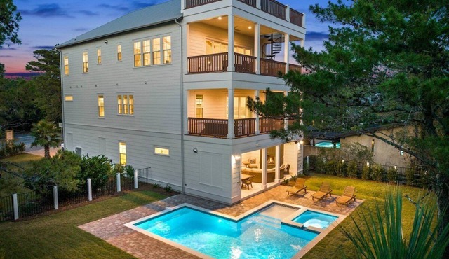New, Loaded! 6-Seater LSV, 6 Bikes, Private Pool, Walk to Beach!