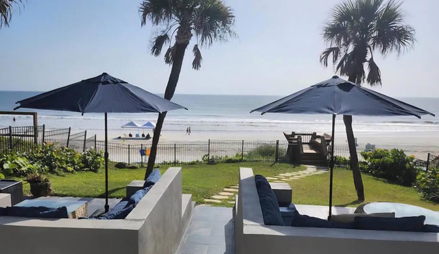 New. Luxury Ocean & Beach Front Home on 1/2 acre. 8 Beds.3 Spa Baths.Sleeps 16