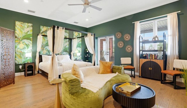 NEW! Rumba Roost - Stunning Ybor On 7th Ave - Shared Balcony