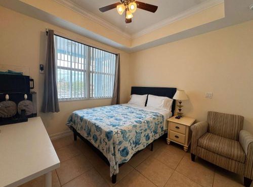 NEW Seaside Escape Queen Studio near Naples