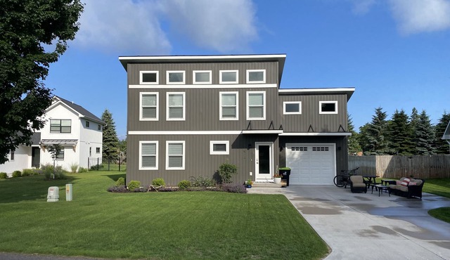 New - Single Family Home less than 1000 yards from Empire Beach
